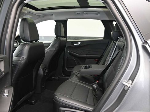 New 2025 Ford Escape SE image 18