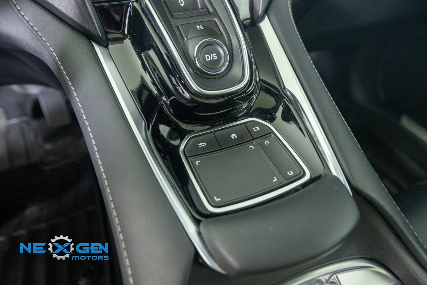 Used 2020 Acura RDX w/ Technology Package AWD/4WD image 25
