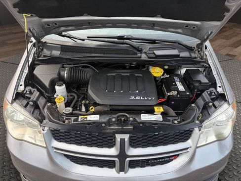 Used 2018 Dodge Grand Caravan GT FWD image 19