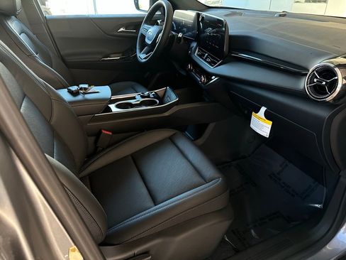 New 2026 Chevrolet Equinox LT w/ Convenience Package II image 16