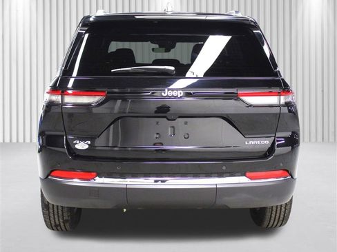 New 2025 Jeep Grand Cherokee Laredo w/ Luxury Tech Group I image 4