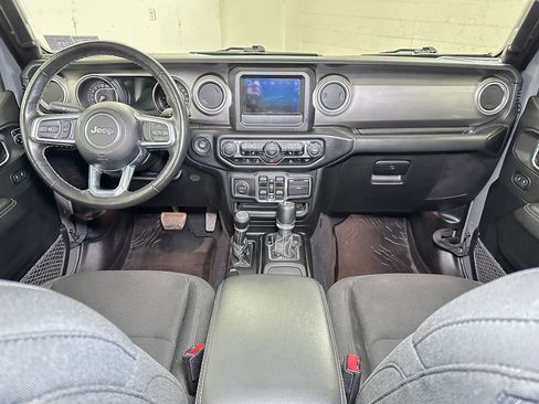 Certified 2021 Jeep Gladiator Overland w/ Cold Weather Group image 31