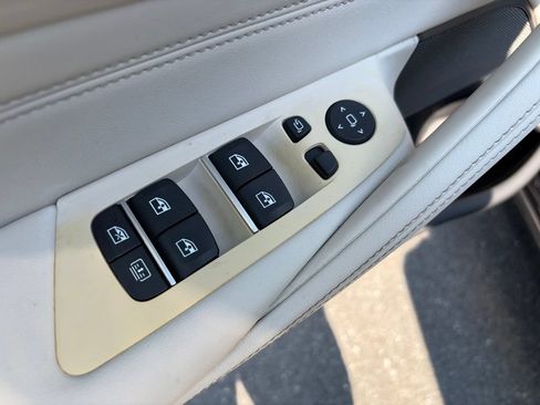 Used 2023 BMW 540i xDrive w/ Executive Package AWD/4WD image 16