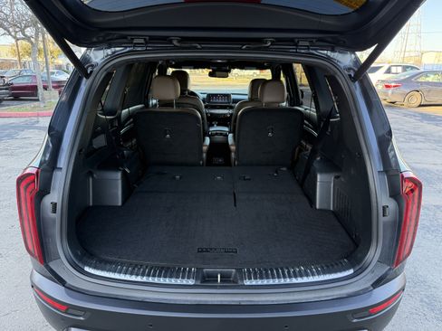 Used 2022 Kia Telluride SX w/ SX Prestige Package image 39