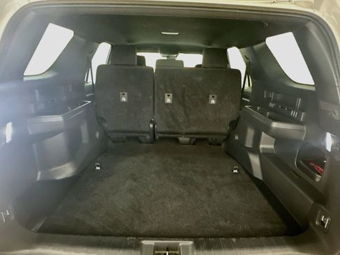 Used 2025 Toyota 4Runner SR5 AWD/4WD image 30