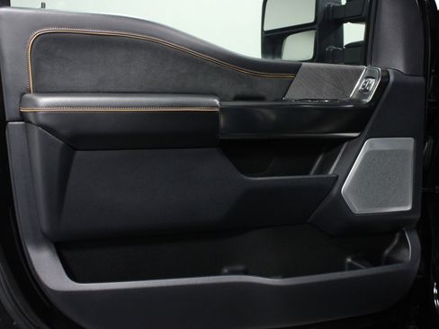 Used 2023 Ford F250 Platinum w/ Tremor Off-Road Package image 11