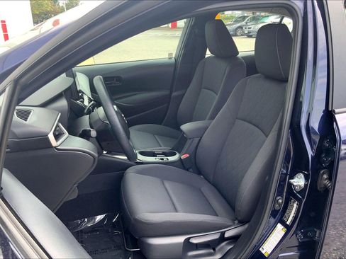 Used 2025 Toyota Corolla LE FWD image 29