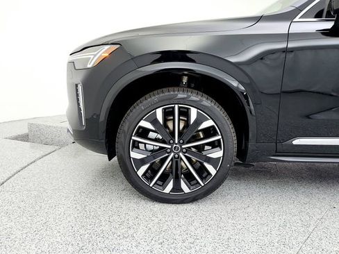 New 2025 Volvo XC90 B5 Plus w/ Protection Package Premier image 15