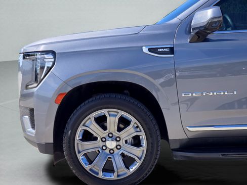 Used 2021 GMC Yukon XL Denali AWD/4WD image 30