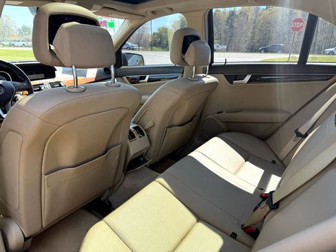 Used 2012 Mercedes-Benz C 250 Sedan image 22