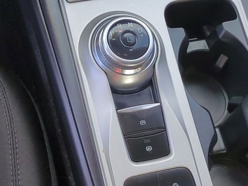 Used 2023 Ford Explorer XLT image 24