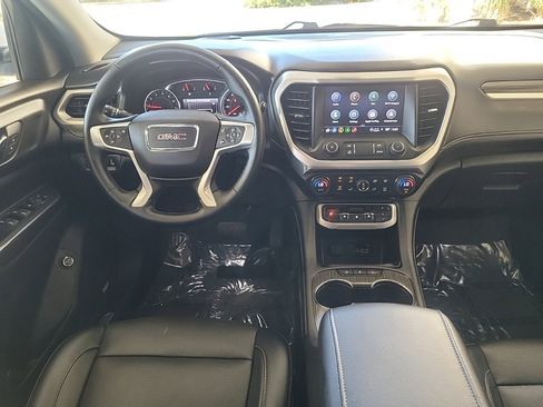 Used 2023 GMC Acadia SLT image 18