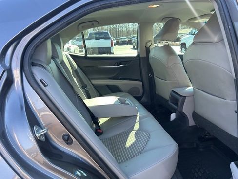 Used 2020 Toyota Camry SE image 16