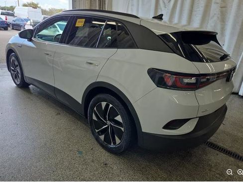 Used 2021 Volkswagen ID.4 Pro image 18