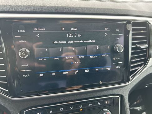 Used 2022 Volkswagen Atlas Cross Sport SEL R-Line image 16