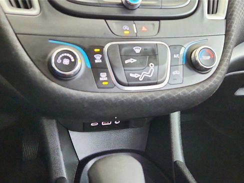 Used 2024 Chevrolet Malibu LS w/ Driver Confidence Package image 40