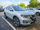 Used 2018 Nissan Rogue SL image 2