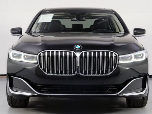 Used 2020 BMW 740i w/ Premium Package image 6