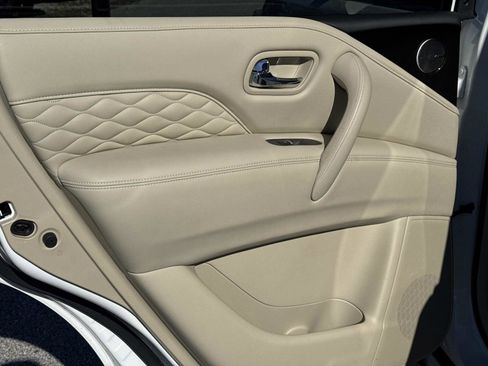 Used 2024 INFINITI QX80 Sensory w/ Cargo Package image 12