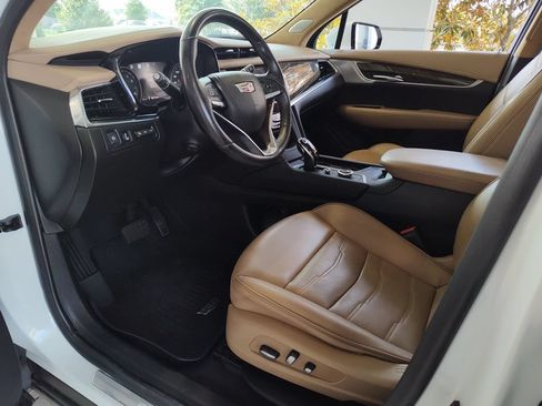Used 2022 Cadillac XT6 Premium Luxury w/ Platinum Package AWD/4WD image 2