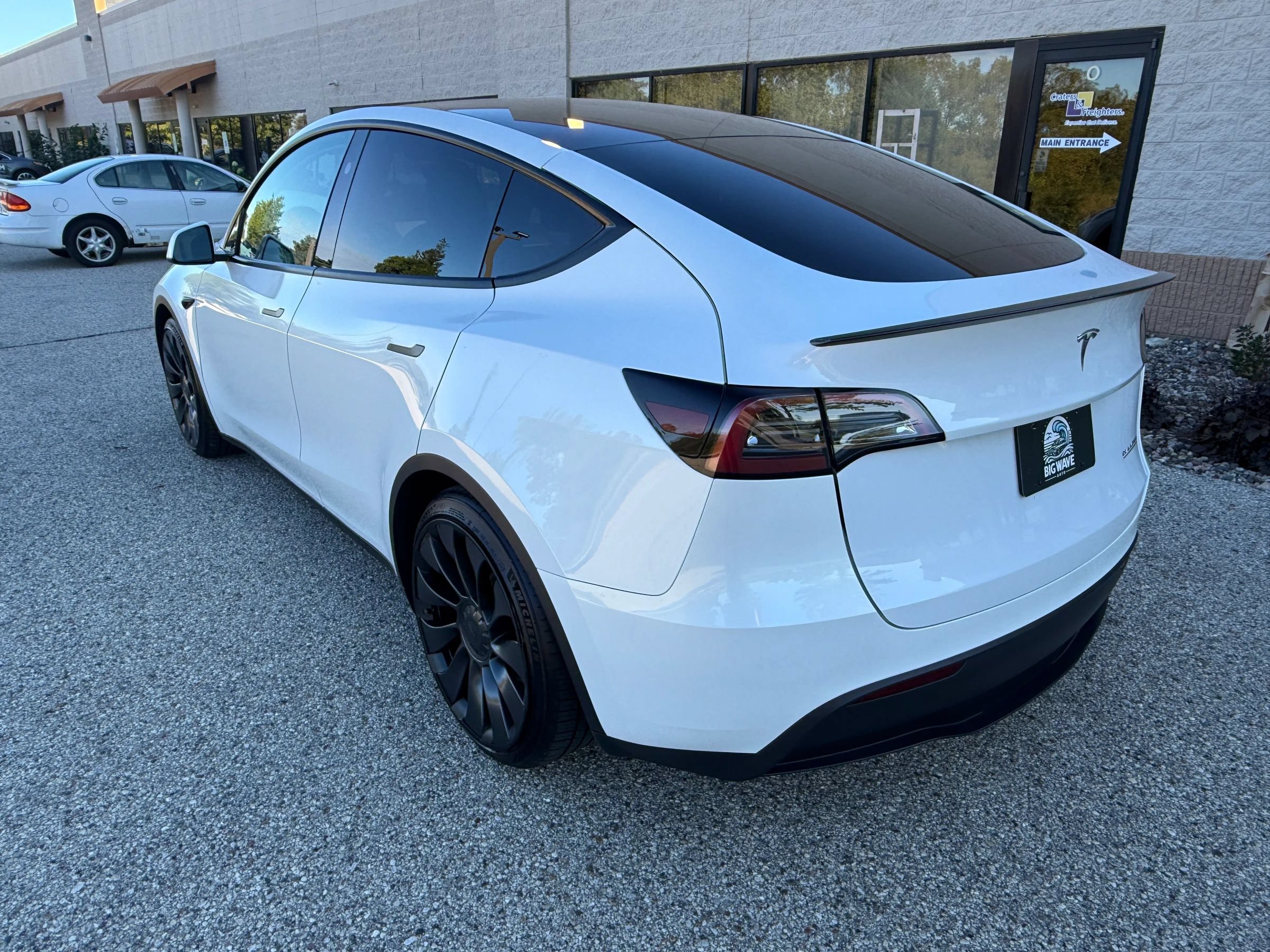 Used 2023 Tesla Model Y Performance AWD/4WD image 3