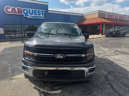 Used 2025 Kia Carnival image 3