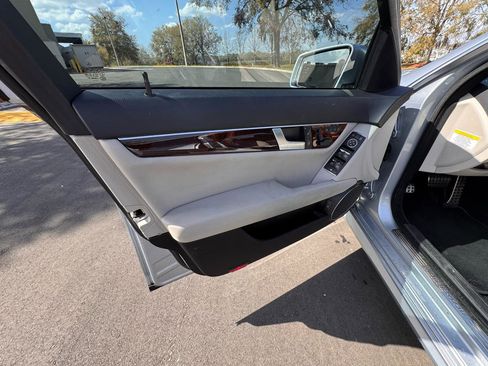 Used 2013 Mercedes-Benz C 250 Sport image 16