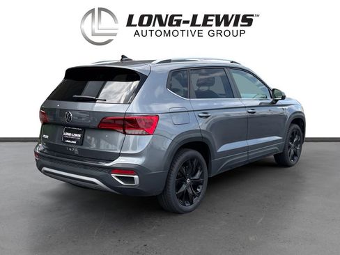 Certified 2024 Volkswagen Taos SE w/ Black Wheel Package FWD image 7