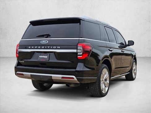 Used 2022 Ford Expedition Platinum image 5