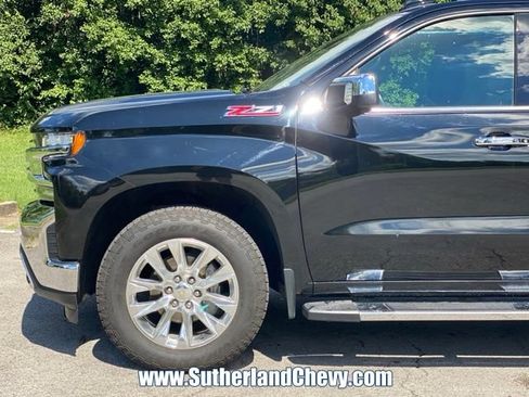 Used 2021 Chevrolet Silverado 1500 LTZ w/ LTZ Premium Package AWD/4WD image 10