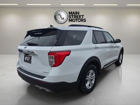 Used 2023 Ford Explorer XLT w/ Equipment Group 202A image 5