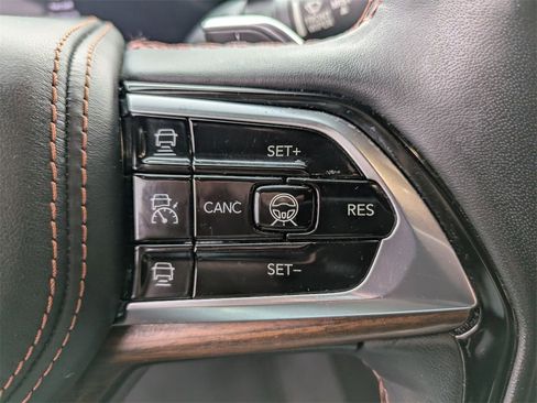 Used 2021 Jeep Grand Cherokee L Summit w/ Advanced Protech Group IV image 19