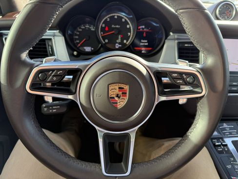 Used 2018 Porsche Macan Turbo image 13