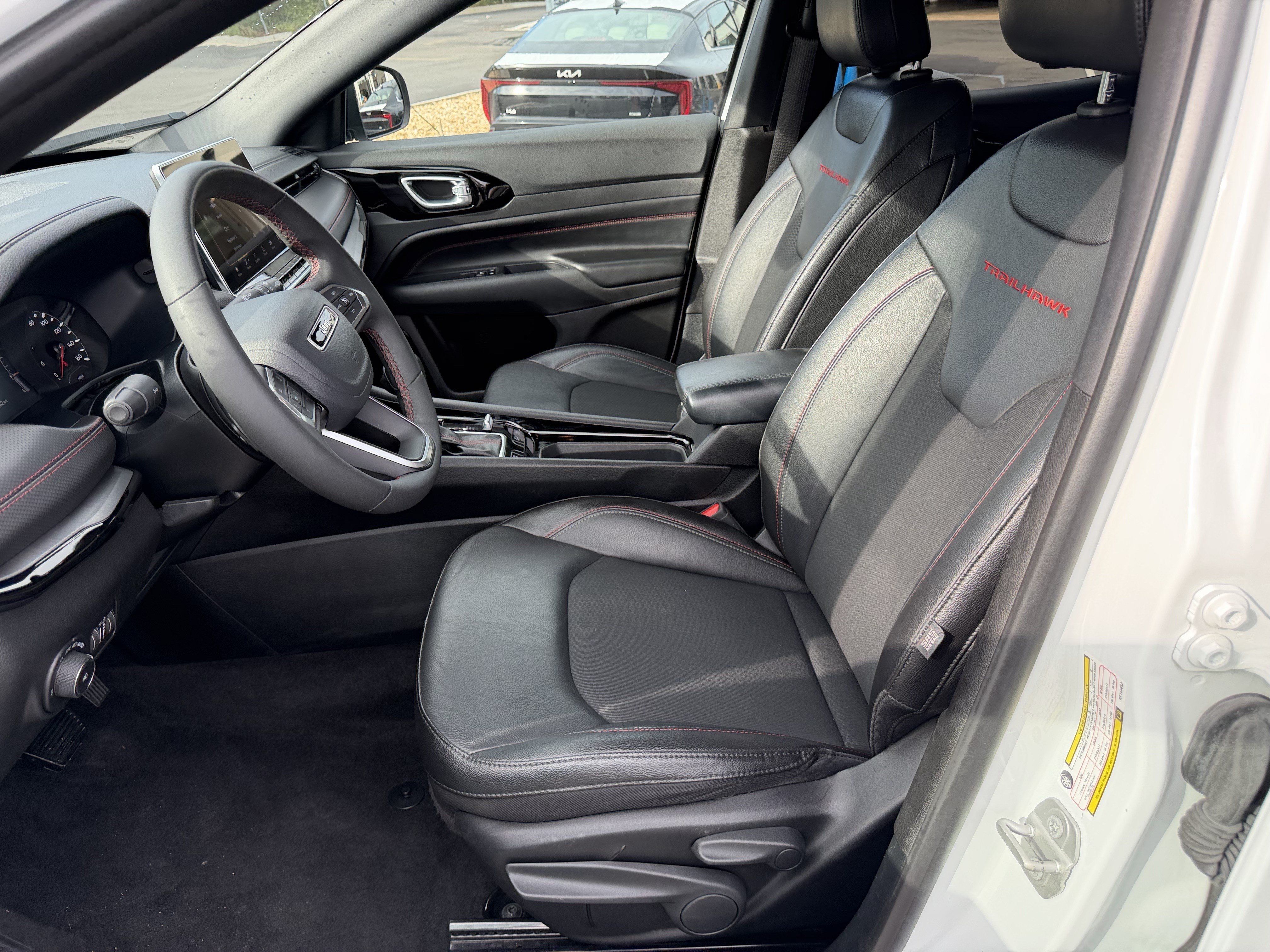 Used 2024 Jeep Compass Trailhawk AWD/4WD image 9