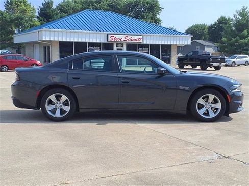 Used 2017 Dodge Charger SXT image 26