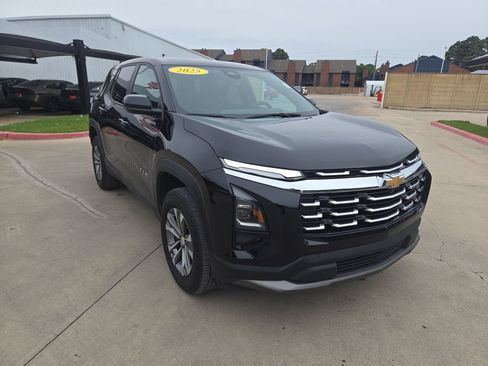 Used 2025 Chevrolet Equinox LT FWD image 8