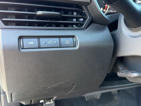 Used 2025 Nissan Altima 2.5 SV FWD image 21