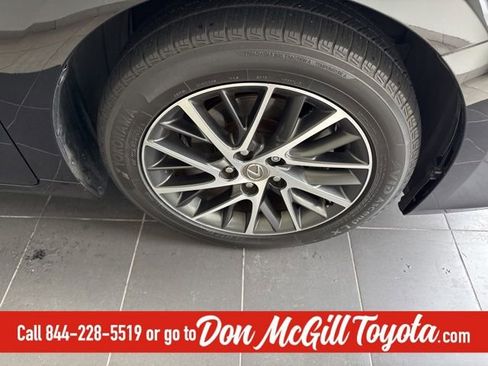 Used 2017 Lexus ES 350 w/ Luxury Package image 6