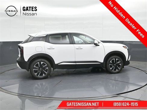 New 2025 Nissan Kicks SV image 3