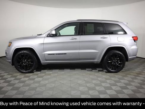 Used 2019 Jeep Grand Cherokee Laredo AWD/4WD image 7