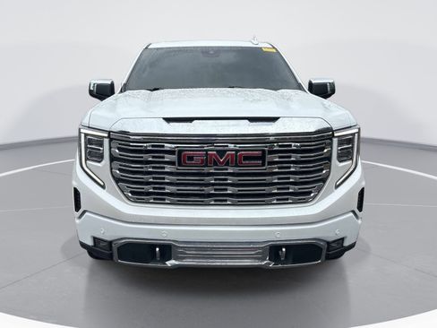 Used 2023 GMC Sierra 1500 Denali AWD/4WD image 2