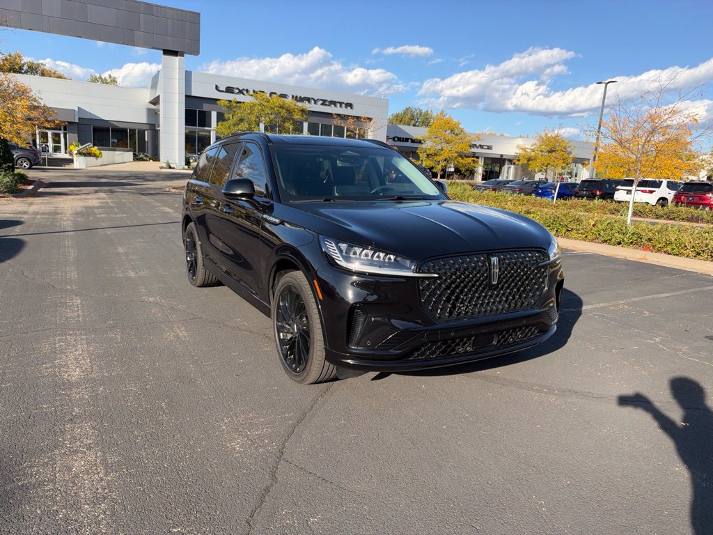 Used 2025 Lincoln Aviator Reserve w/ Jet Appearance Package AWD/4WD image 16