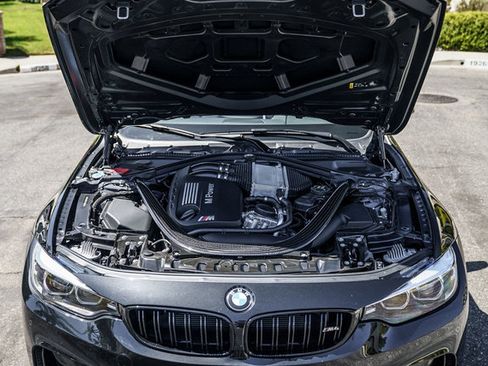 Used 2020 BMW M4 Convertible w/ Competition Package RWD image 23