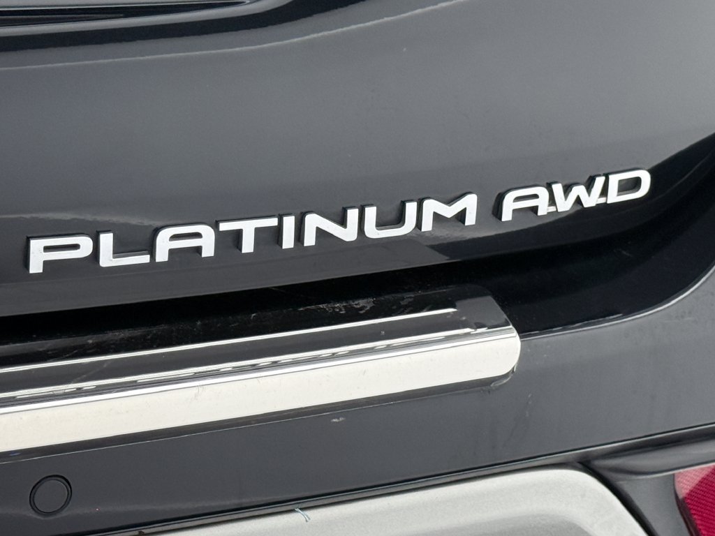 Used 2020 Toyota Highlander Platinum AWD/4WD image 11