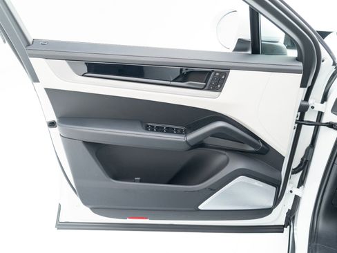 Certified 2026 Porsche Cayenne S image 20