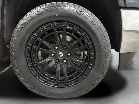 Used 2018 GMC Sierra 1500 SLT AWD/4WD image 24