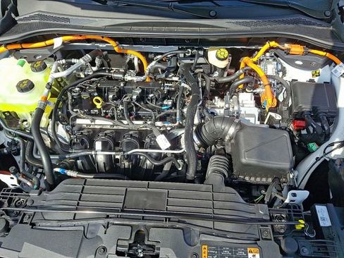 New 2025 Ford Escape SE FWD image 19