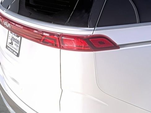 Used 2022 Kia Carnival LX FWD image 13