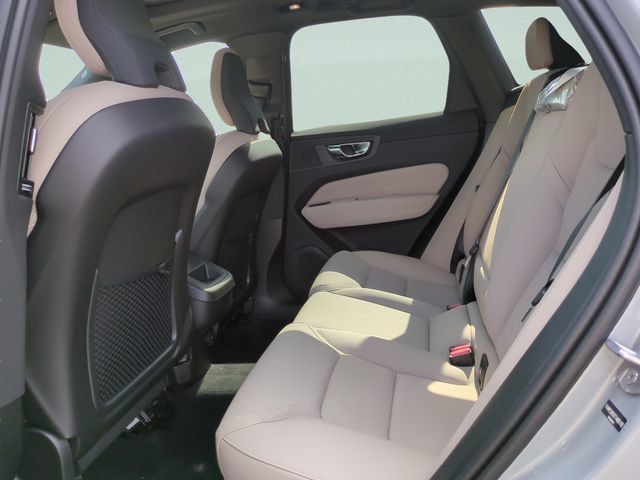 New 2026 Volvo XC60 B5 Plus AWD/4WD image 9