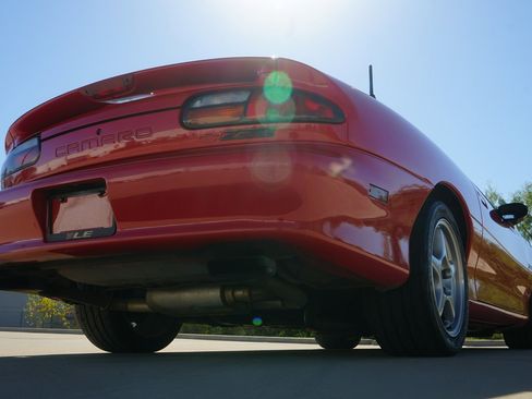 Used 1999 Chevrolet Camaro Z28 w/ Performance Pkg image 16